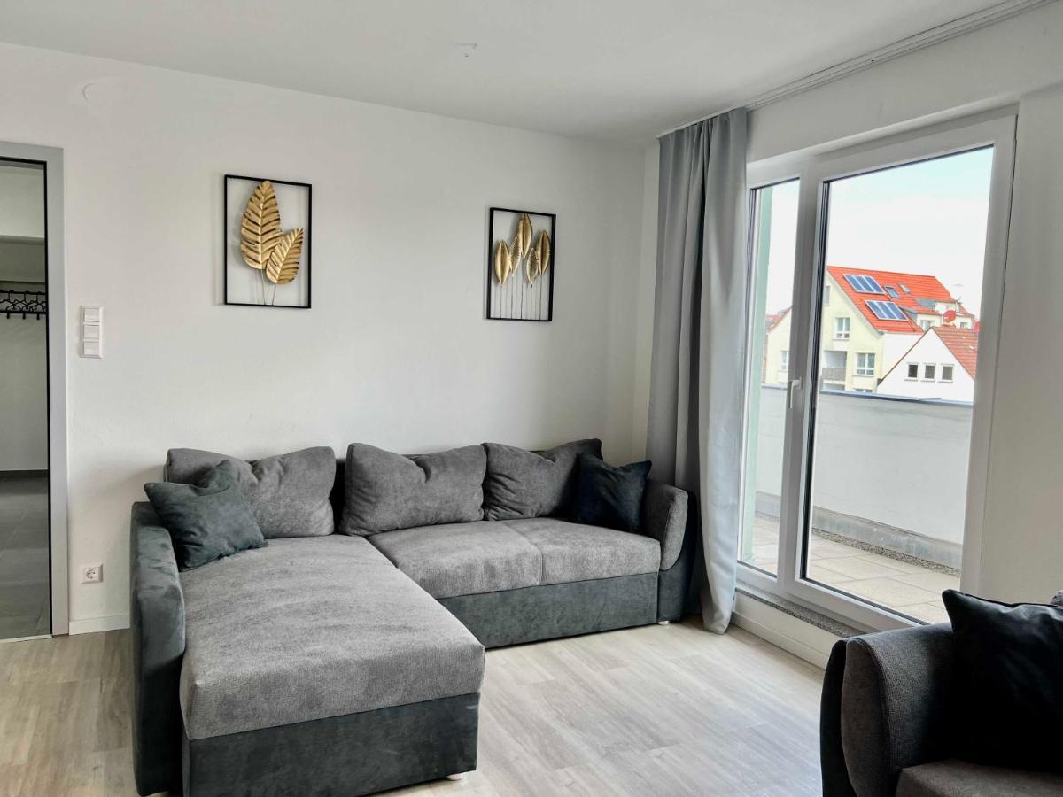 Nujen- Hotel Und Apartment Stuttgart Zuffenhausen Buitenkant foto