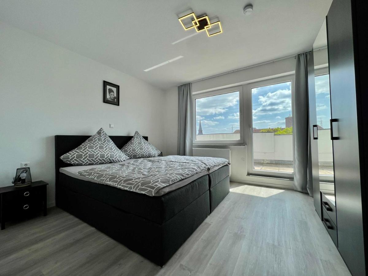 Nujen- Hotel Und Apartment Stuttgart Zuffenhausen Buitenkant foto