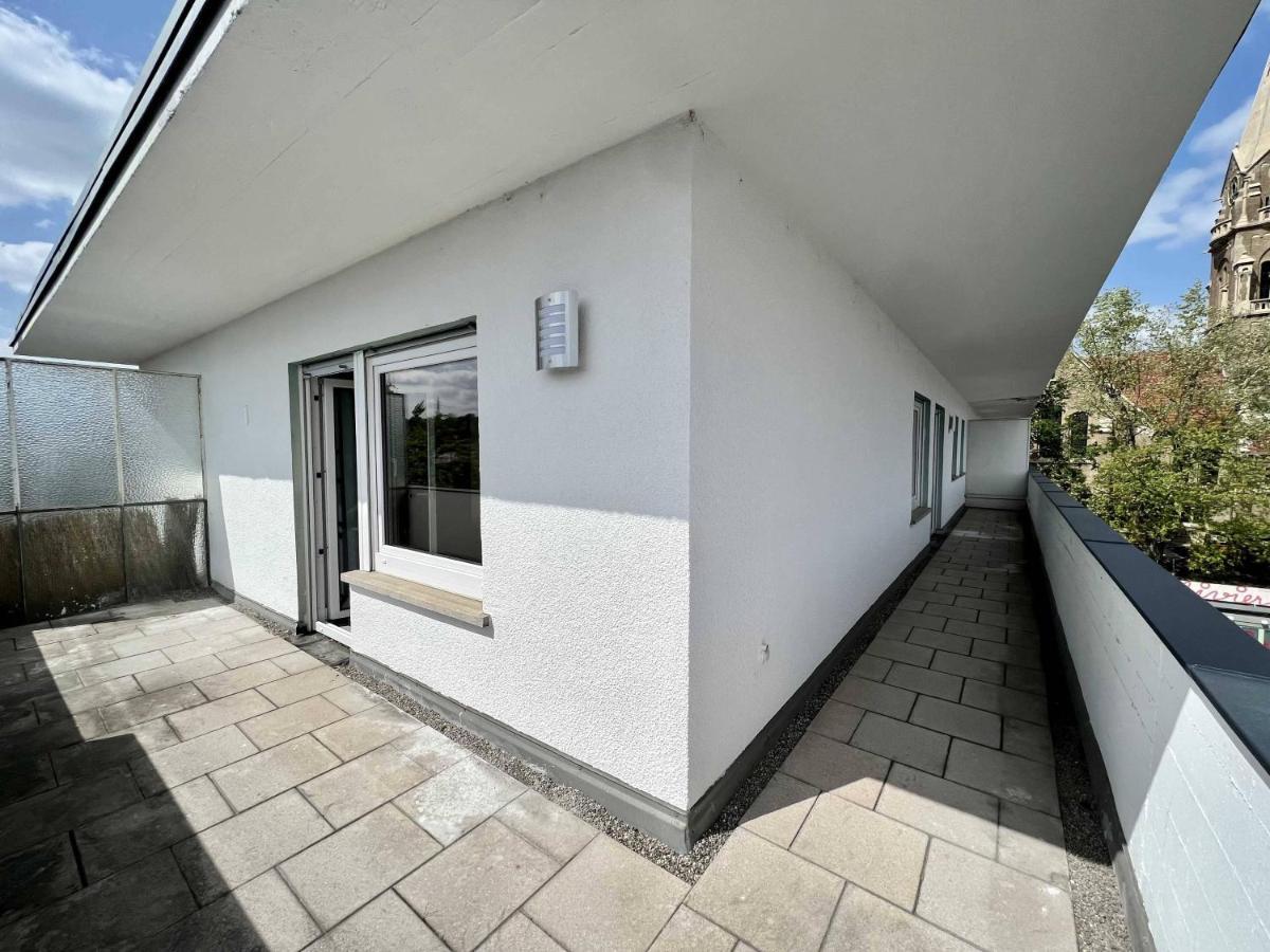 Nujen- Hotel Und Apartment Stuttgart Zuffenhausen Buitenkant foto