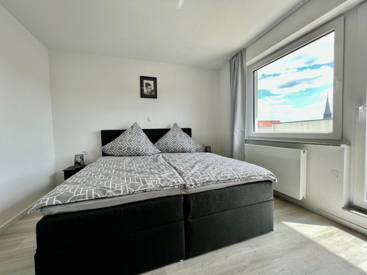 Nujen- Hotel Und Apartment Stuttgart Zuffenhausen Buitenkant foto